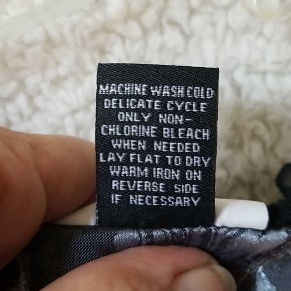 Blouses - Picture 7 of 7